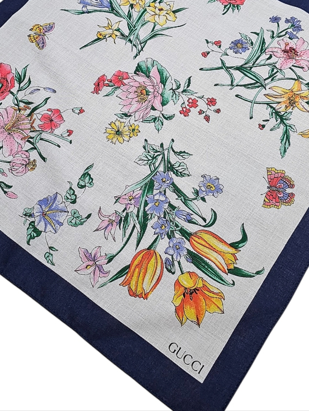 GUCCI SCARF - Picture 5 of 14